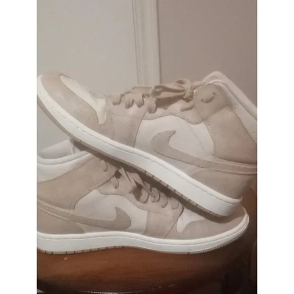 Jordan 1 Mid SE Legend Light Brown Women Size 9 FJ3448-200 - Picture 11 of 12